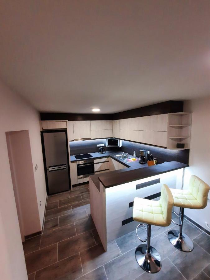 Apartman Sen Petrov Exterior foto
